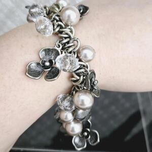 Chico's Whispers of Spring Floral Silver Tone Beaded Cluster Stretch Bracelet
